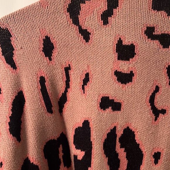Leopard print open faced long cardigan- size medium - Picture 6 of 14